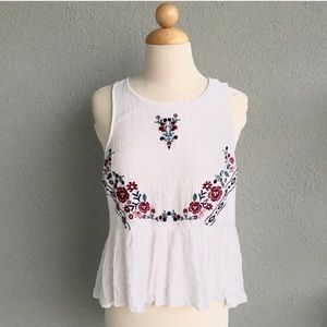 KENDALL & KYLIE White Floral Embroidered Tank Top
